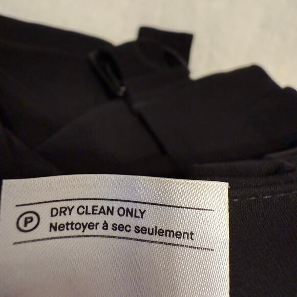 VINCE Women’s 6 Belted Dress Shorts Solid Black - Picture 7 of 7